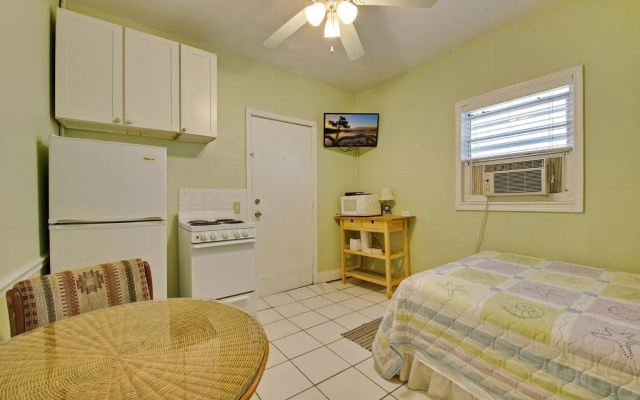 photo 2 of The Coral House Motel