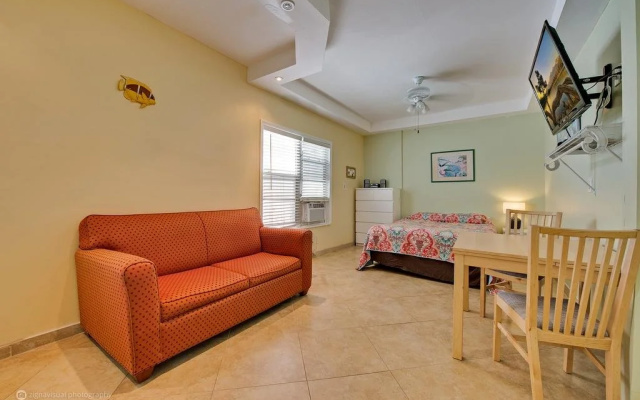 photo 4 of The Coral House Motel