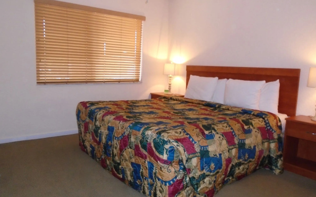 photo 2 of Coral Key Inn