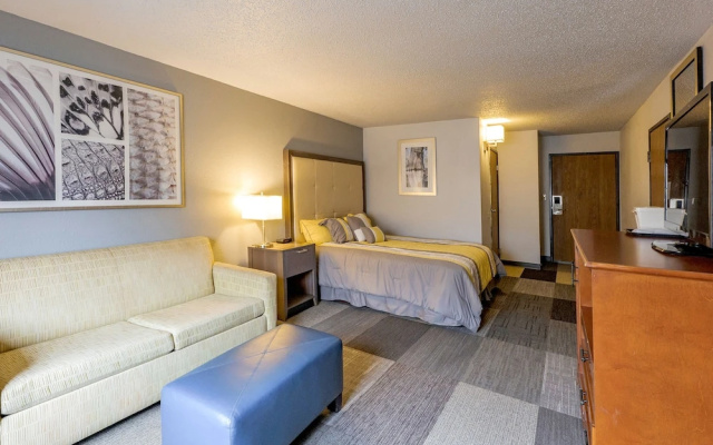 photo 5 of Coratel Inn by Jasper Iowa Fairfield