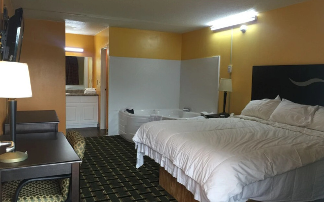 photo 2 of Corinth Inn & Suites