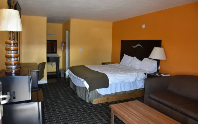 photo 3 of Corinth Inn & Suites