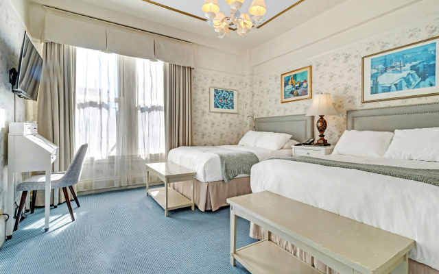 photo 4 of Cornell Hotel