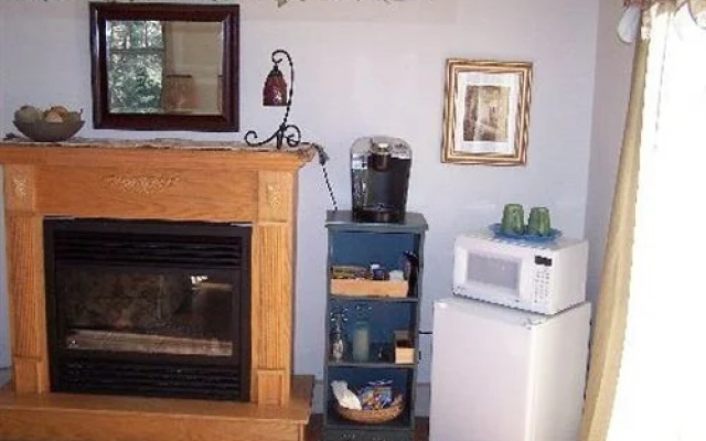 photo 3 of Corner Oak Manor