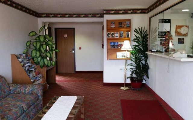 photo 2 of Corning Inn