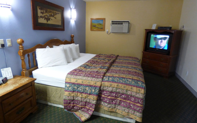 photo 2 of Coronada Inn and Suites