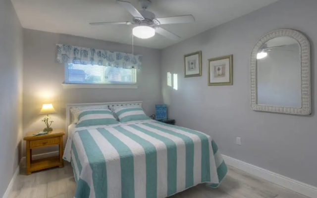 photo 2 of Coronado Arms B7 by Ocean Properties