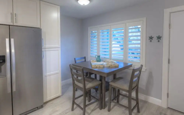 photo 4 of Coronado Arms B7 by Ocean Properties