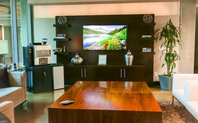 photo 3 of Fully Furnished Suites Staple Center