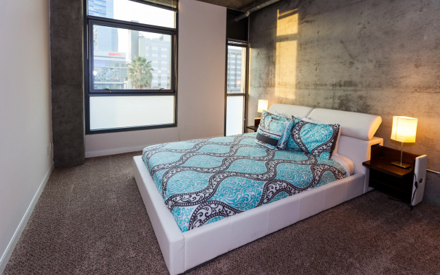 photo 4 of Corporate Suites in Downtown LA near Staples Center Apartments