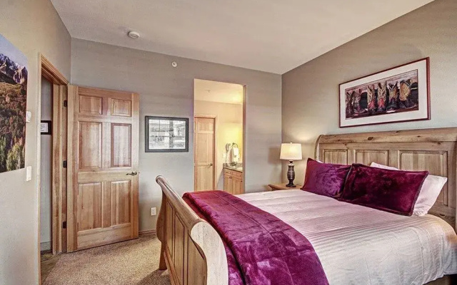 photo 4 of Corral 306E