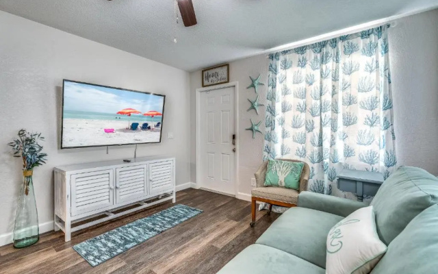 photo 2 of Cortez Gardens Cottage 11, Renovated, Close to Beach, 3-Bed, 2 Bath 10 people
