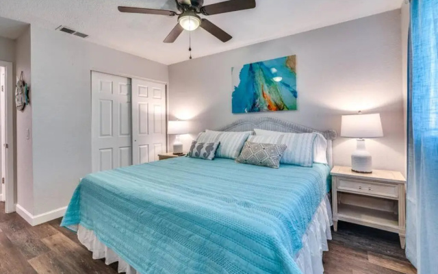 photo 5 of Cortez Gardens Cottage 15, Renovated and close to Beach, 3-Bed, 2-Bath 10 People