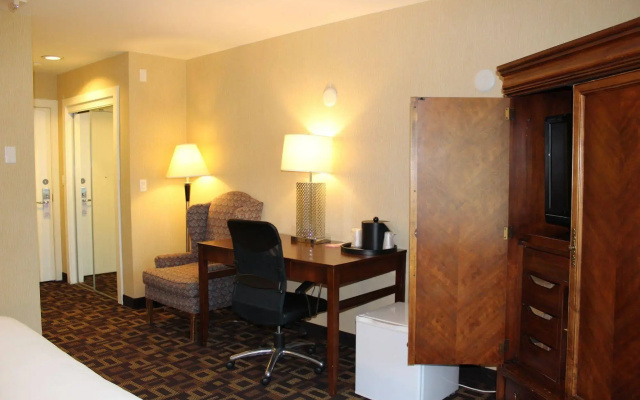 photo 4 of Cortina Inn & Resort
