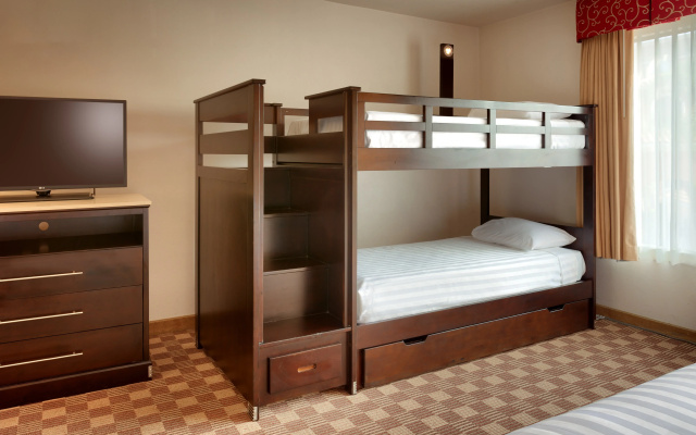 photo 4 of Cortona Inn & Suites Anaheim Resort