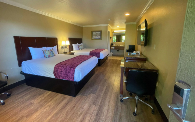 photo 2 of Travelodge by Wyndham Costa Mesa Newport Beach Hacienda