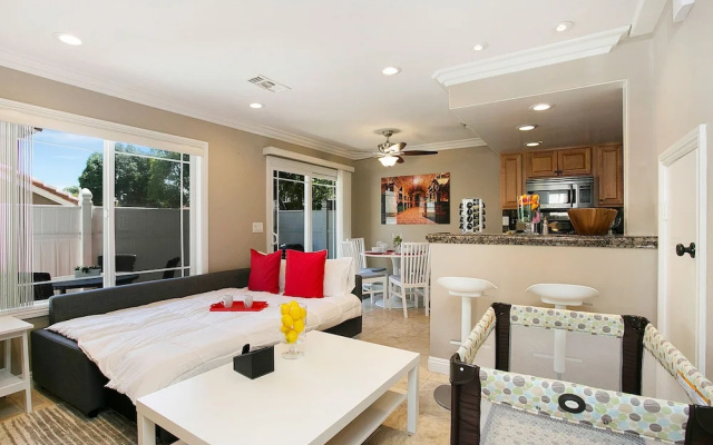 photo 5 of Costa Mesa/Newport - Fast WiFI - Work Stations - Free Parking - Self Check In! (CM-1)