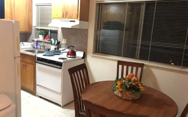 photo 3 of Cosy Berkeley Apartment Close to UC Berkeley #E