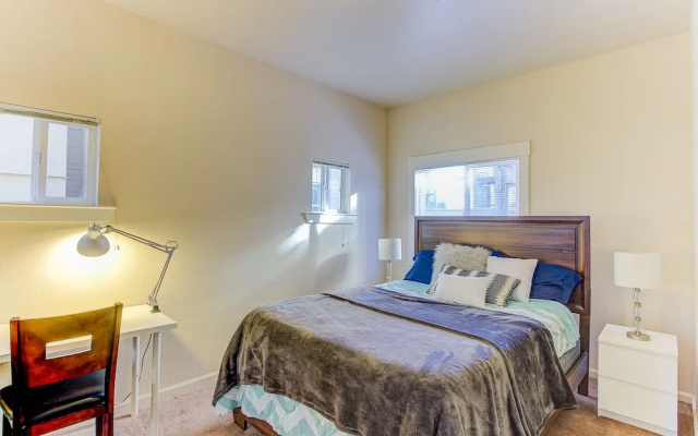 photo 2 of Cosy Berkeley Apartments Across UC Berkeley #121