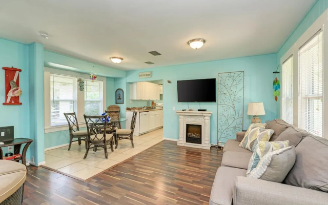 photo 3 of Cottage Haven-one Minute Walk To The Beach-private Yards-keyless Locks