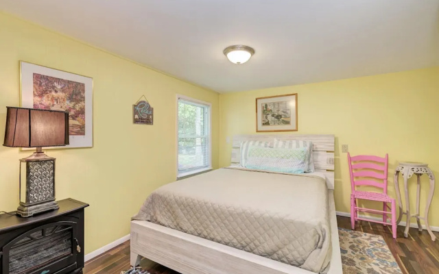 photo 5 of Cottage Haven-one Minute Walk To The Beach-private Yards-keyless Locks