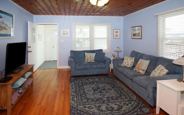 photo 4 of Cottage on the Channel by RedAwning