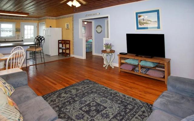 photo 5 of Cottage on the Channel by RedAwning