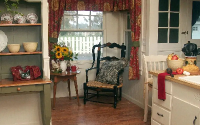 photo 5 of Cottage on Armstrong