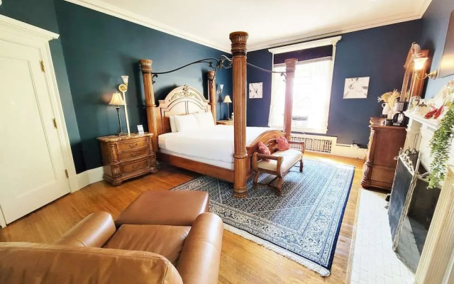 photo 4 of Historic Cotton Mansion Duluth Boutique Hotel