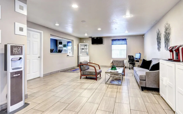photo 2 of Suburban Studios Westminster Denver North