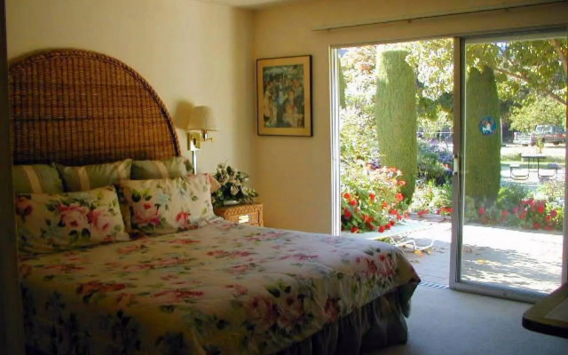 photo 2 of Hidden Valley Inn