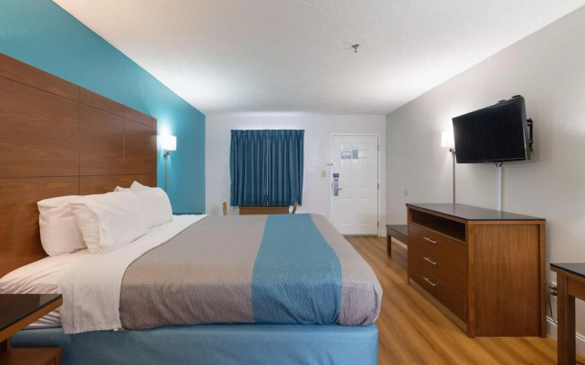 photo 5 of Motel 6 Albany, GA