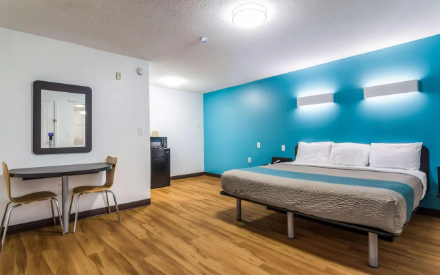 photo 4 of Motel 6 Gulf Shores, AL