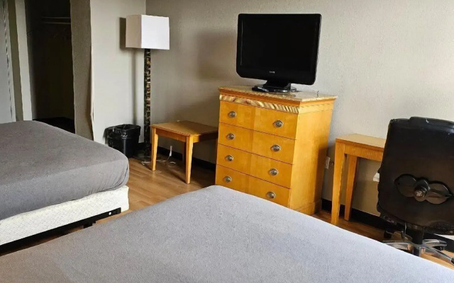 photo 2 of Madison Inn and Suites