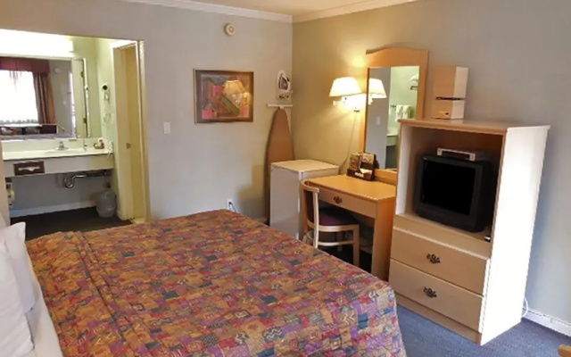 photo 5 of Inn at Golden Gate