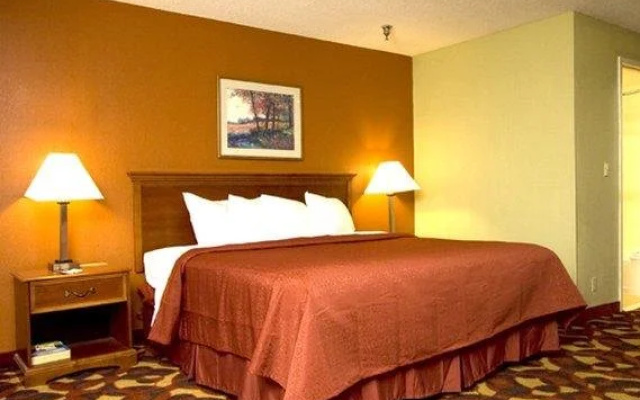 photo 2 of Country Hearth Inn & Suites Kansas City