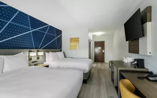 photo 4 of Comfort Inn & Suites Lexington