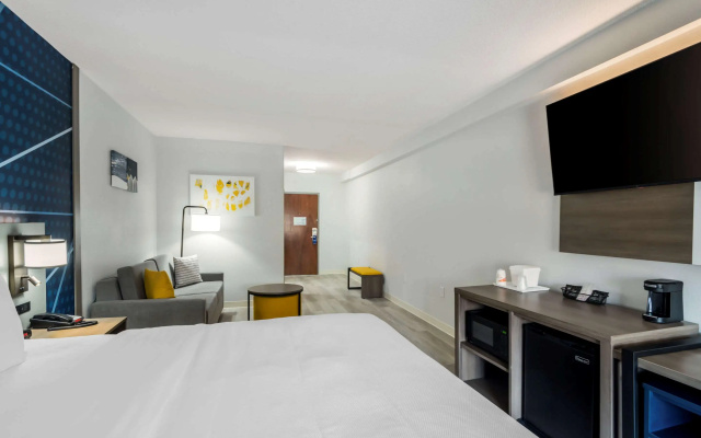 photo 4 of Comfort Inn & Suites