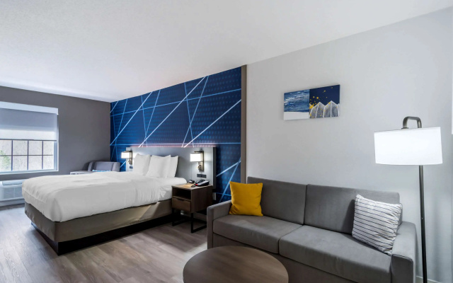 photo 5 of Comfort Inn & Suites