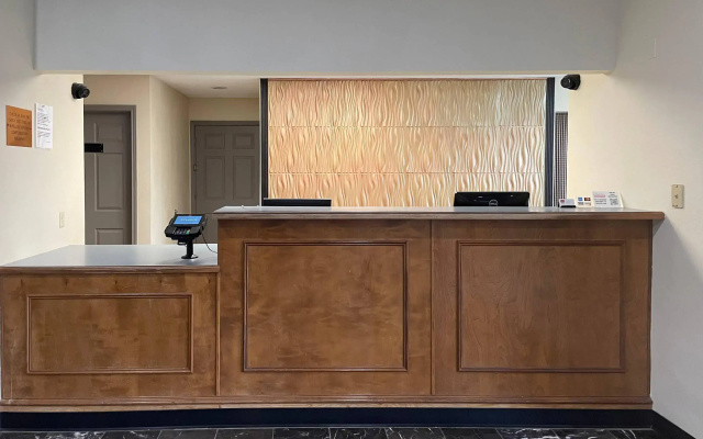 photo 2 of Econo Lodge Inn & Suites Sweetwater I-20