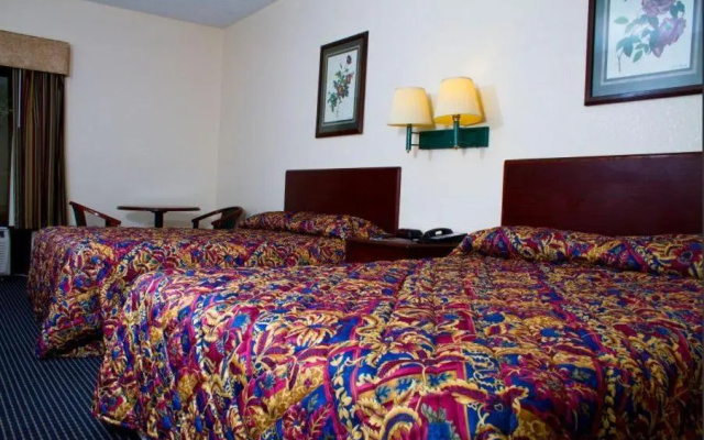 photo 2 of Country Hearth Inn-Union City