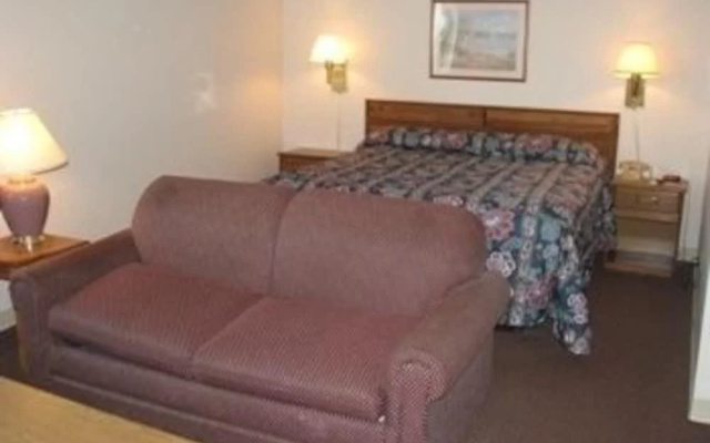 photo 3 of Country Home Inn