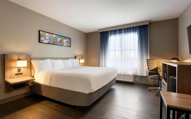 photo 4 of La Quinta Inn & Suites by Wyndham Montgomery