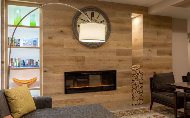 photo 2 of Country Inn & Suites by Radisson, Anderson, SC