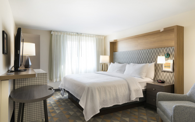 photo 4 of Holiday Inn : Bloomington W MSP Airport Area by IHG