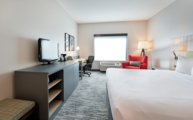 photo 2 of Country Inn & Suites by Radisson, Bloomington-Normal Airport, IL