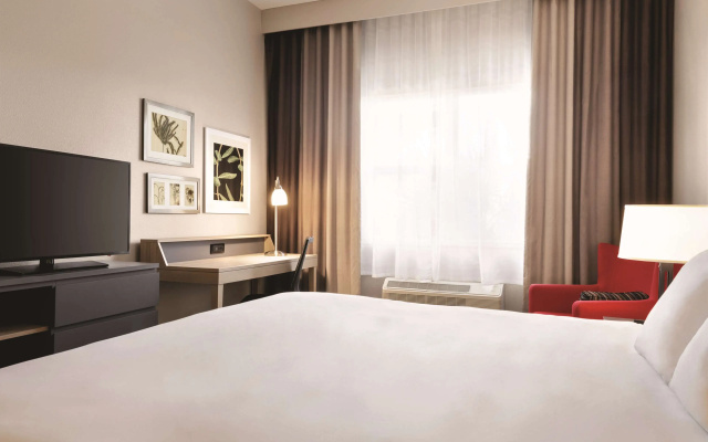 photo 4 of Country Inn & Suites by Radisson, Bradenton-Lakewood Ranch, FL