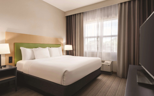 photo 5 of Country Inn & Suites by Radisson, Bradenton-Lakewood Ranch, FL