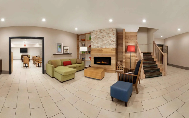 photo 2 of Country Inn & Suites by Radisson, Washington, D.C. East - Capitol Heights, MD
