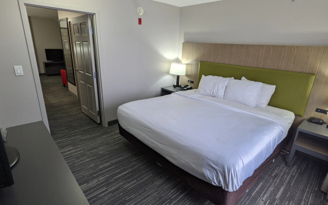 photo 3 of Country Inn & Suites by Radisson, Cincinnati Airport, KY